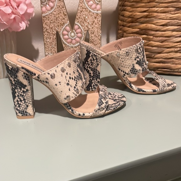 Steve Madden strappy heels - Picture 2 of 5